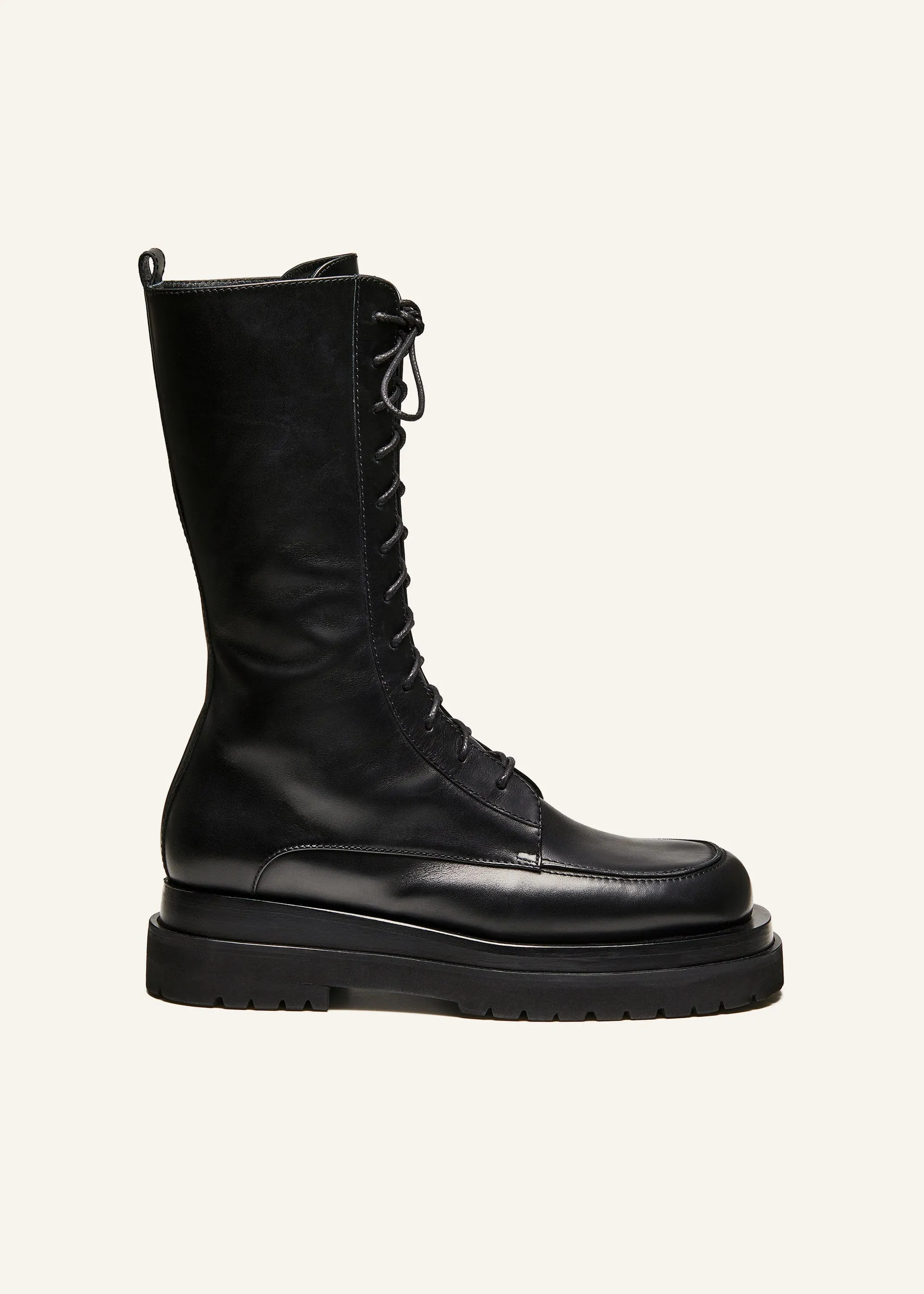 Combat boots in black leather