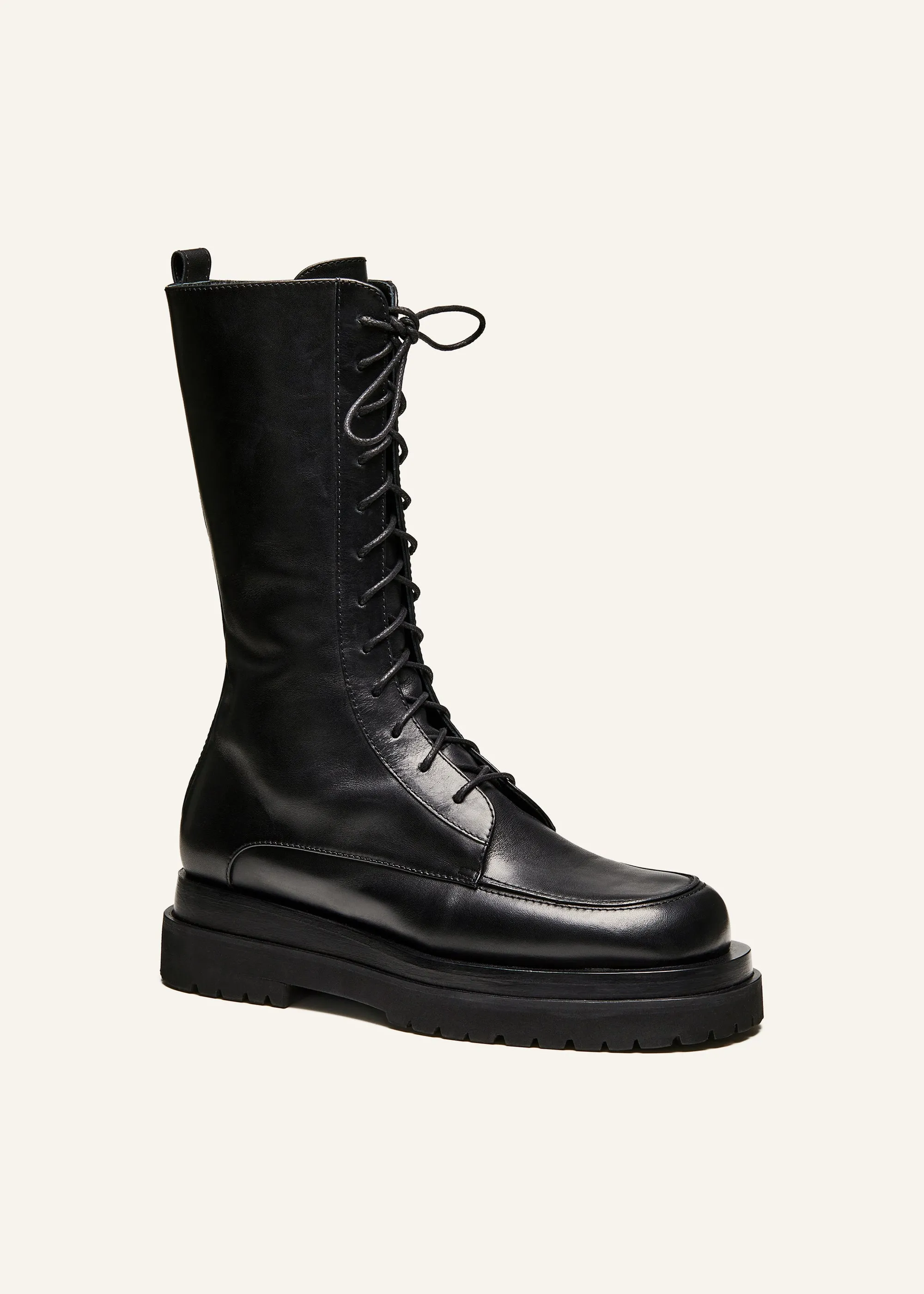 Combat boots in black leather