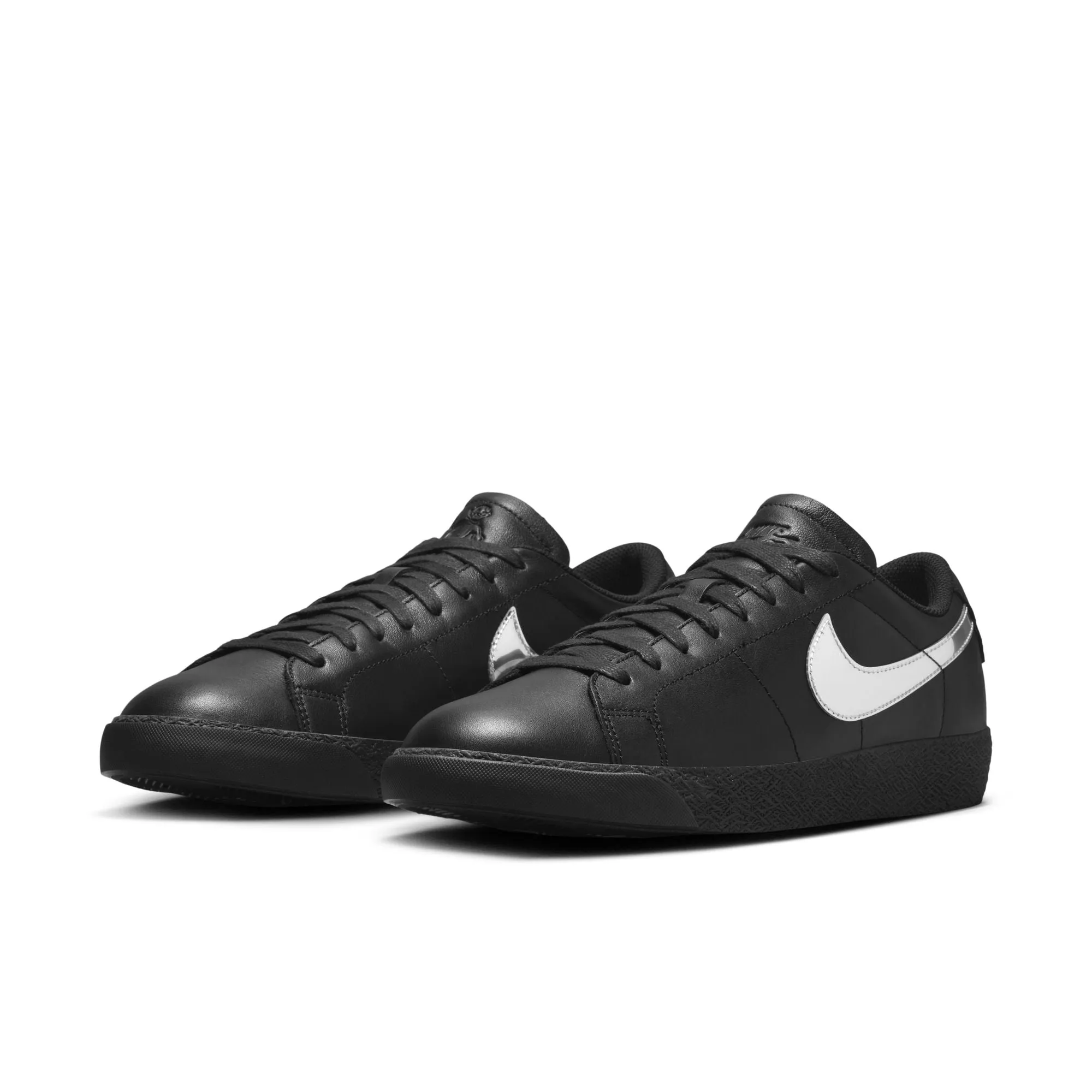 NIKE SB ZOOM BLAZER LOW X DANCER BLACK/METALLIC SILVER-BLACK