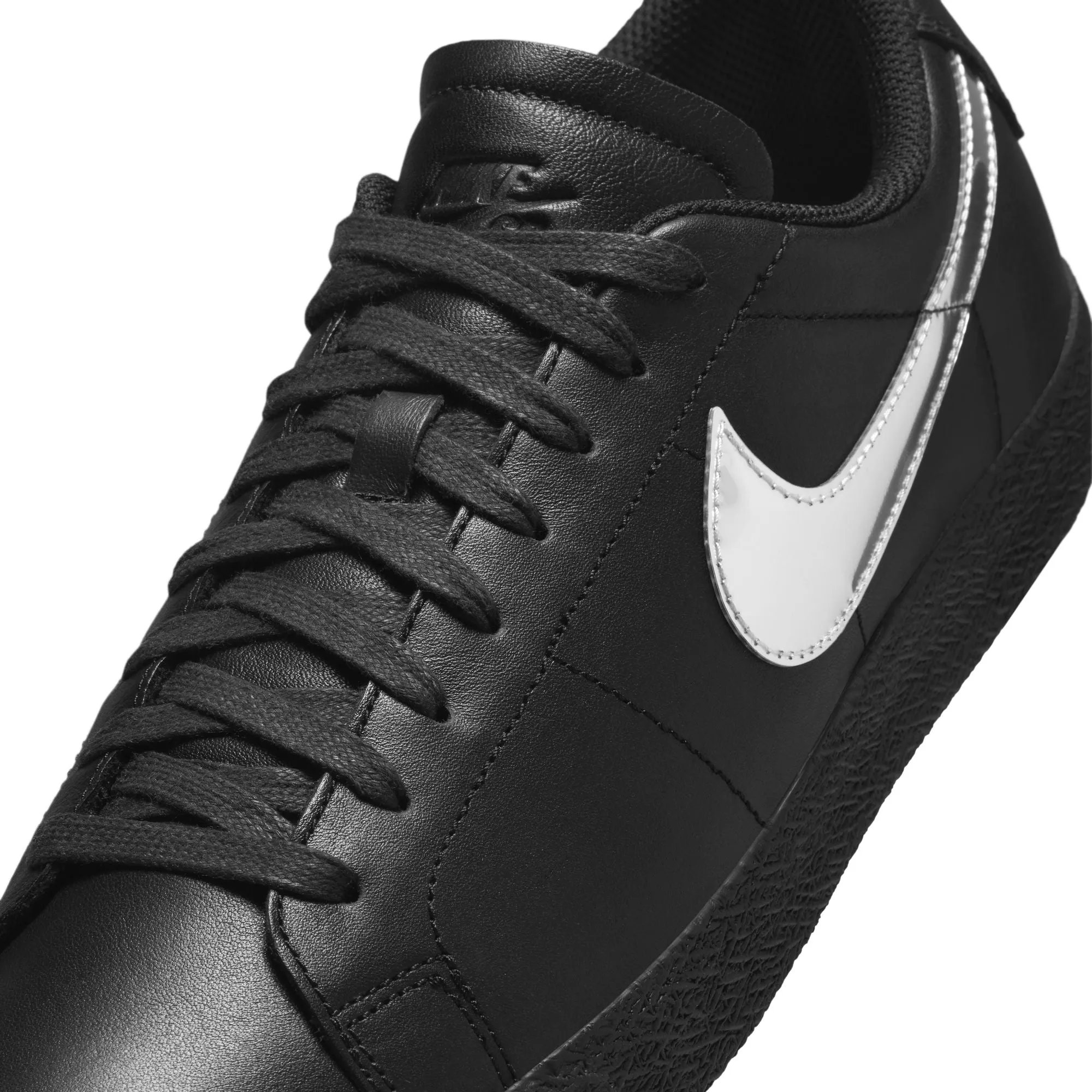 NIKE SB ZOOM BLAZER LOW X DANCER BLACK/METALLIC SILVER-BLACK